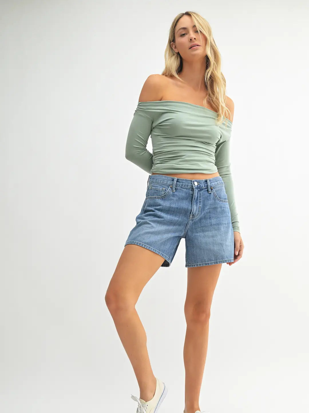 Lightweight Short w/ Clean Hem