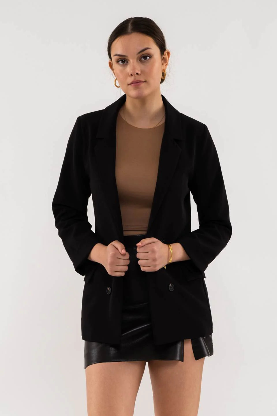 SOLID FOLDED SLEEVE BLAZER